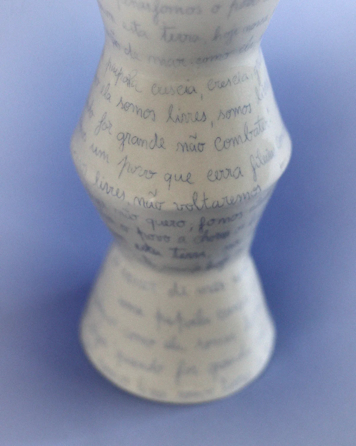 SOMOS LIVRES VASE
