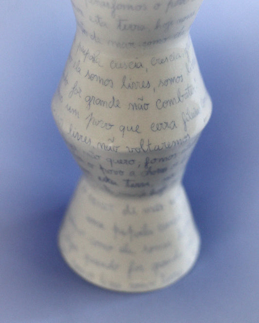 SOMOS LIVRES VASE